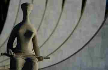  STF mantém regra que reduz aposentadorias por invalidez 